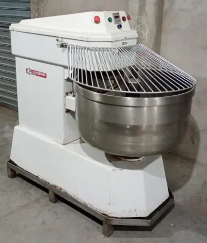 Masseira Perfecta Curitiba e Suprema para 75 kilos de farinha e 120 massa pronta, usada 