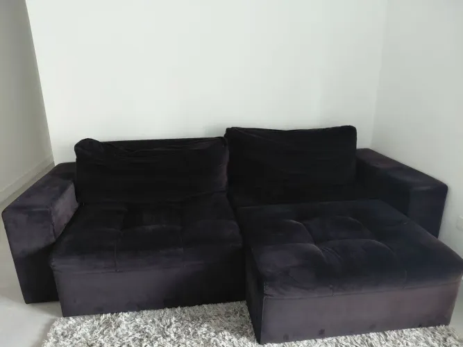 Vendo sofá preto usado tamanho 2,50cm de comprimento (retrátil)