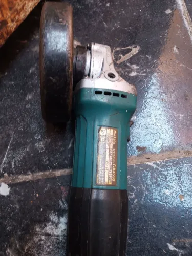 Esmerilhadeira maquita 220 woltz