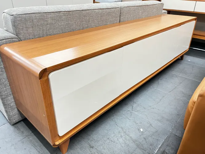 Rack pra Tv 2.20m