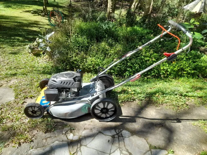 Cortador de grama