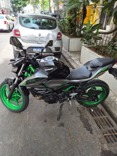 Moto Kawasaki Z500 SE 1500km 