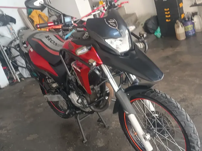 XRE 300 2013 vermelha
