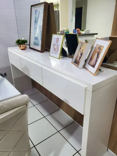 Aparador com 3 gavetas em laca
