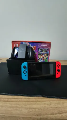 Nintendo Switch V2 Completo + Cartão 128GB + Case de Transporte - Sem Drift