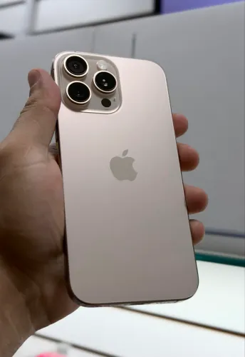  Iphone 16 pro max 256gb com gaveta de chip físico LOJA FÍSICA saúde bateria 93% ( 256 )