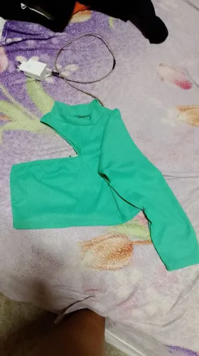 Blusa verde feminina,de uma manga