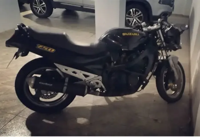 Suzuki gsx 750 f