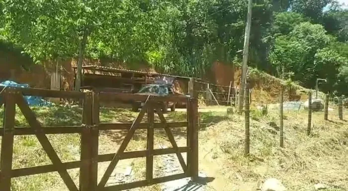 Vendo terreno em xerem