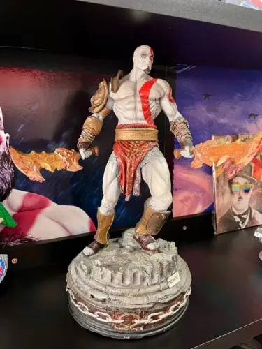 Kratos Estátua