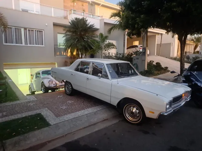 Dodge Dart Sedan Luxo 1977