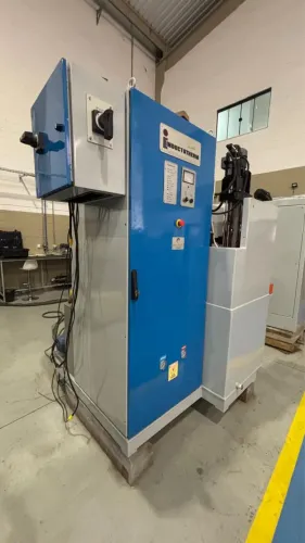 Equipamento de Tempera por Indução Inductotherm modelo HSP12 100kW 30kHz transistorizado