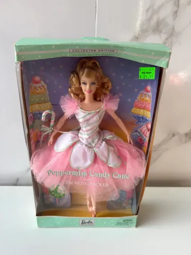 Barbie o quebra nozes collector edition peppermint candy cane