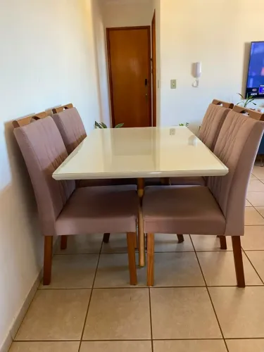 Mesa em Laca com tampo de vidro - NOVA - 1,20 X 80cm - com Cadeiras