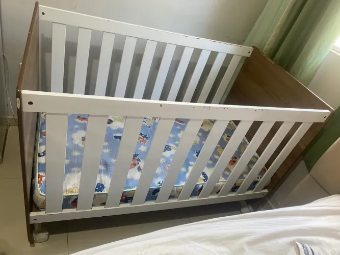 Vende-se berço infantil 