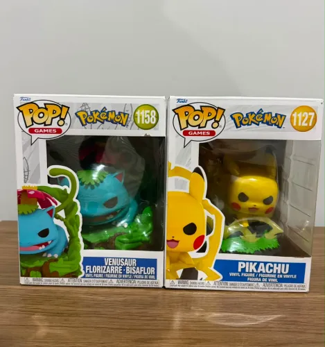FUNKO DELUXE PIKACHU E VENOSSAURO