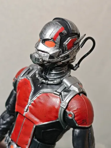 Homem Formiga Marvel Legends