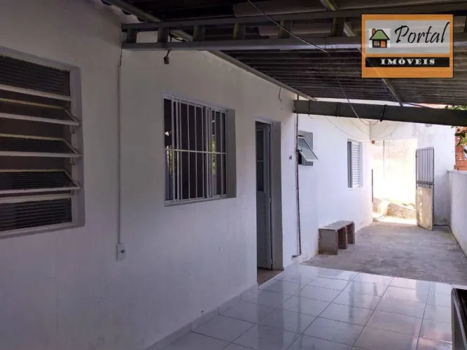 Casa com 1 dormitório para alugar, 60 m² por R$ 850,00/mês - Jardim Europa - Campo Limpo P
