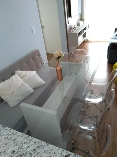 Conjunto Completo para Sala de Jantar - Mesa + Banco Canto Alemão + 4 Cadeiras Eiffel