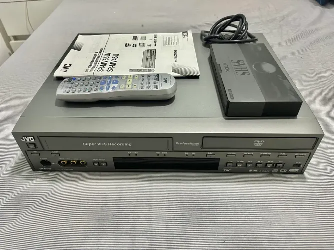 Videocassete com DVD JVC Professional - SR-MV45