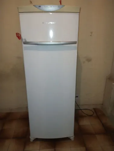 Geladeira Brastemp frost free 340 litros funcionando perfeitamente