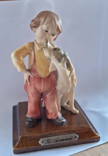 Estatueta Boy with Dog Armani