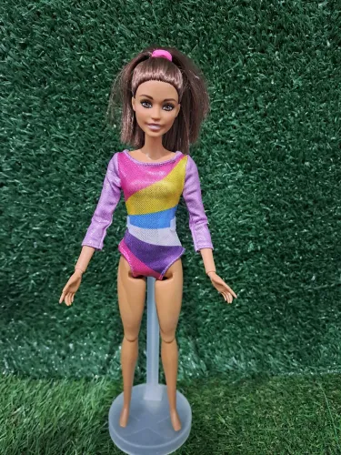 Boneca barbie ginasta morena