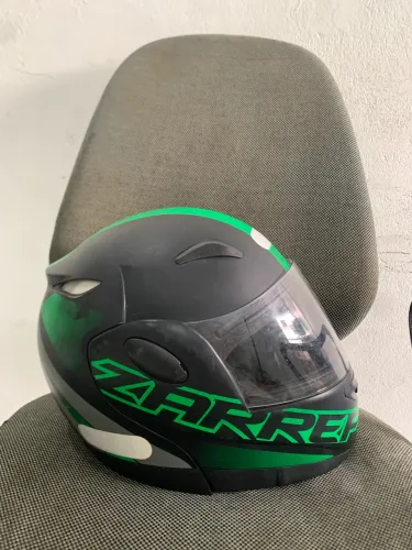2 capacete vendo ou troco por fw3
