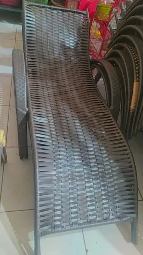 Espreguiçadeira sintética 