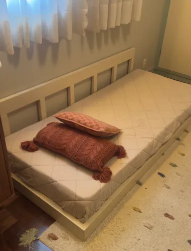 Cama auxiliar branca madeira