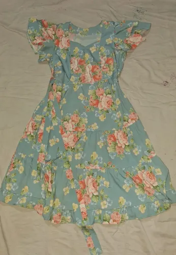 vestido azul estampado