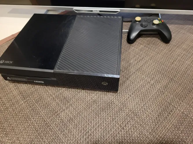 Xbox One + Controle de xbox Bluetooth + TV Philips 40