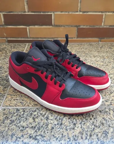 Tênis Air Jordan 1 Low Reverse Bred