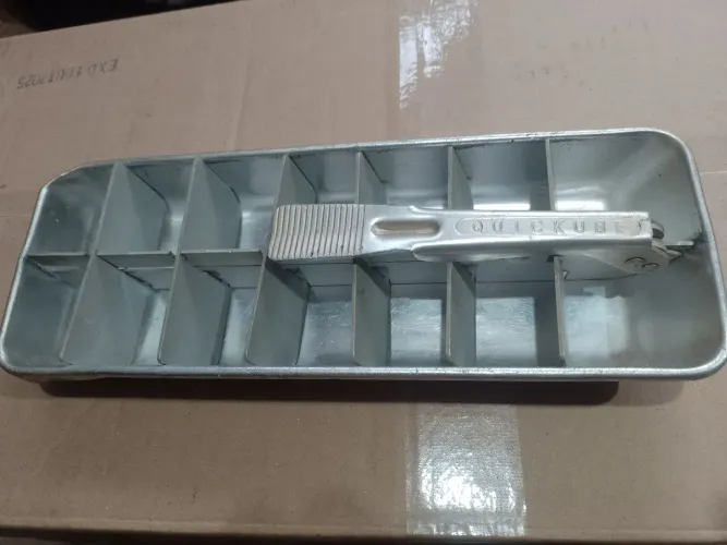 Forma para gelo geladeira antiga
