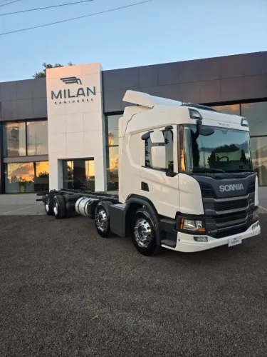 SCANIA P360  8x2  ANO 2021