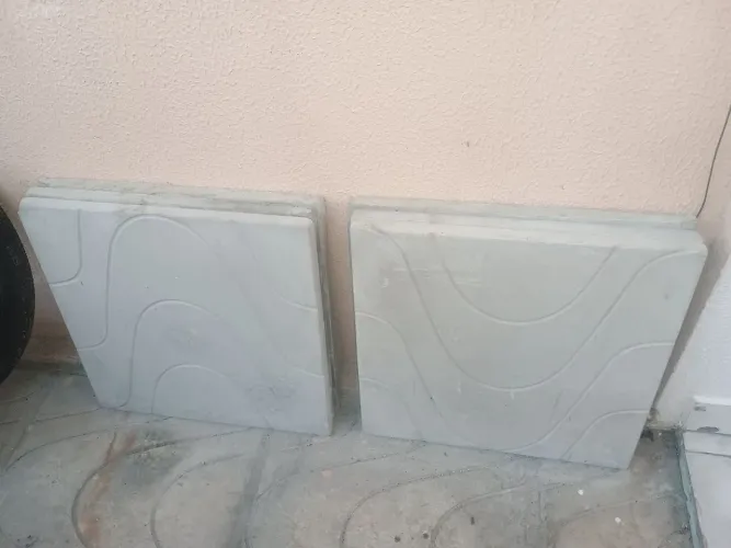 Pedra de concreto pra calçada novas são 6