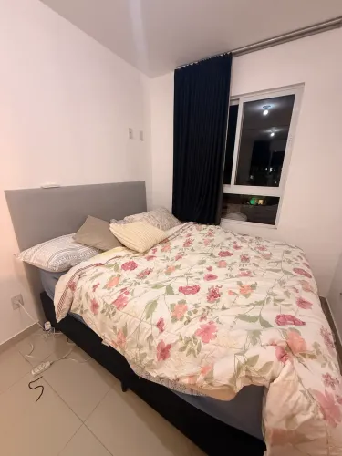 cama queen size usada em bom estado