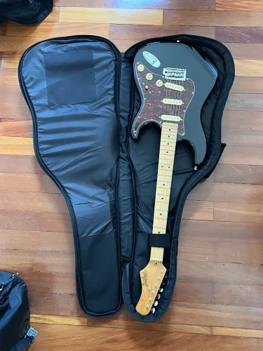 Guitarra Tagima T635 Strato Classic Series