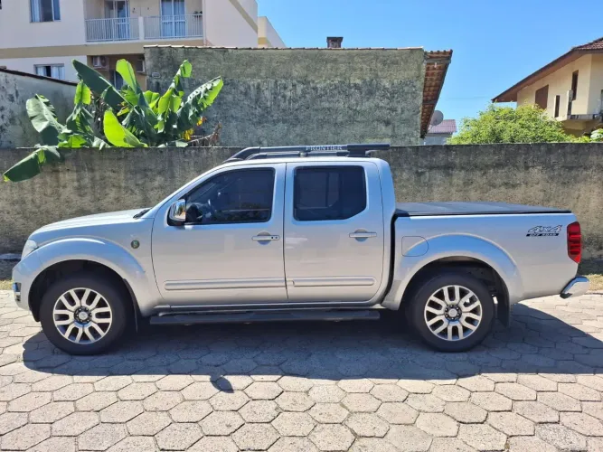 Nissan Frontier SL CD 4X4 2.5tb Diesel AUT 2013