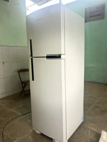 Vendo Geladeira em Bom estado de Conservação