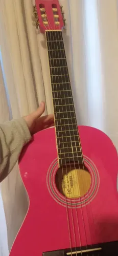 violão infantil menina