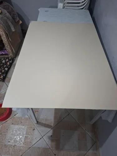 Formica bege tamanho 125x85cm