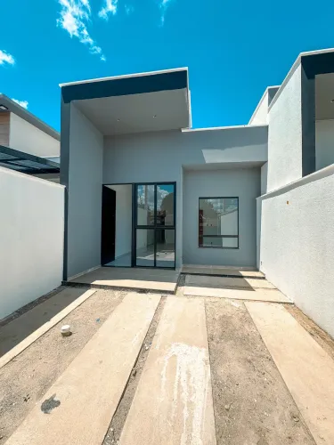 Casa em rua pública 3/4 sendo 1 suíte c closet - Próximo ao Atakarejo da ayrton senna