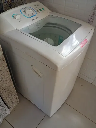 Máquina de lavar Electrolux 12 kilos funcionando perfeitamente