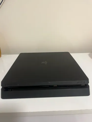 Ps4 slim em perfeitas condições