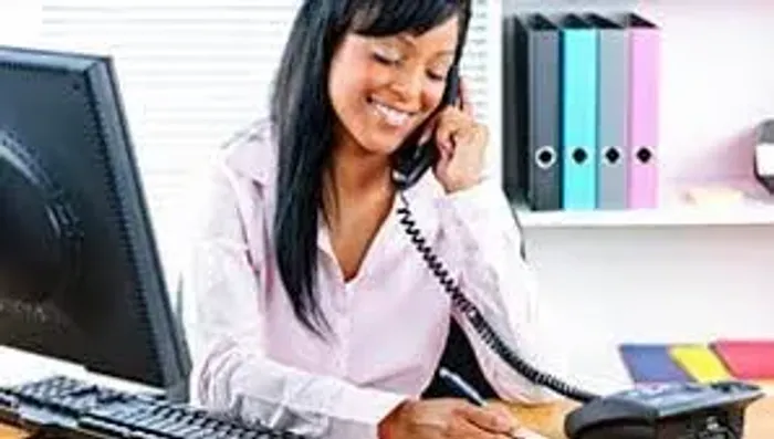 Precisa-se de Secretária para Bacaxá