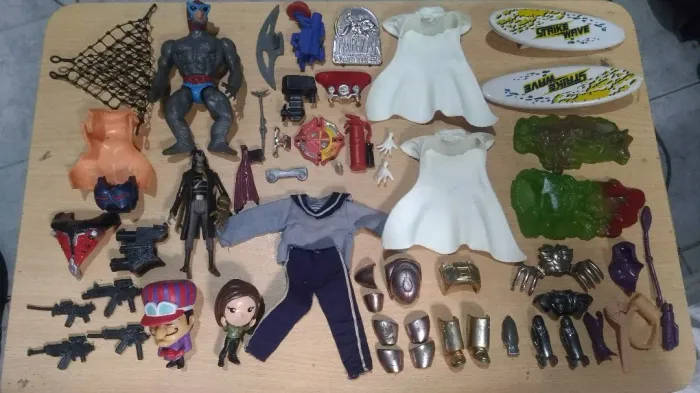 Cavaleiros do zodiaco, dragon ball, he man, marvel, comandos em ação. lote de peças