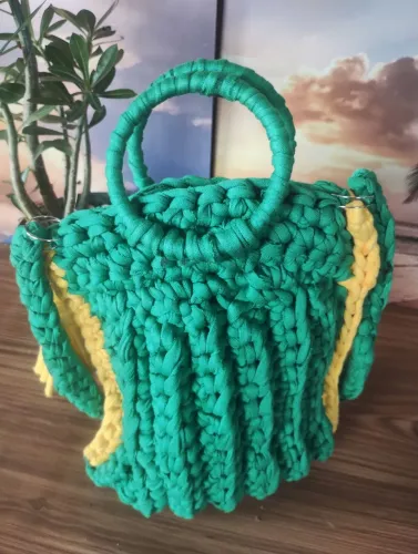 Bolsas de malha crochê