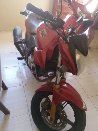 Valor 8.5000 moto bem conservada, motor nunca foi aberto, sem multas e selada até julho
