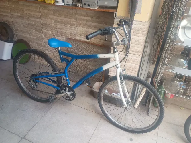 Bicicleta aro 26 só pegar e roda